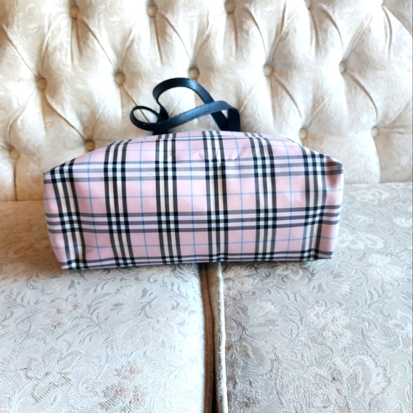 Burberry London Tote Bag - Picture 4 of 8